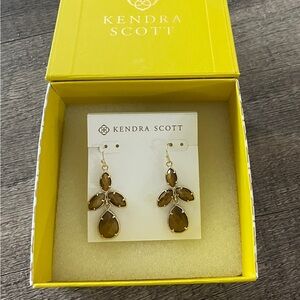 New Kendra Scott Tigers Eye earrings in gold setting